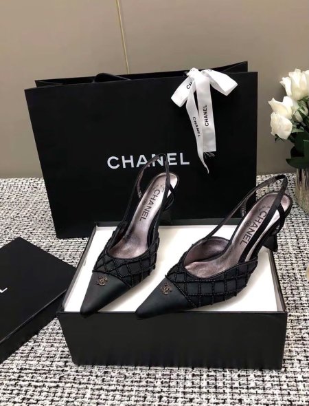 كعب CHANEL
