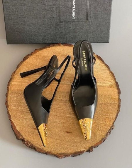 كعب ysl بوز ذهبي